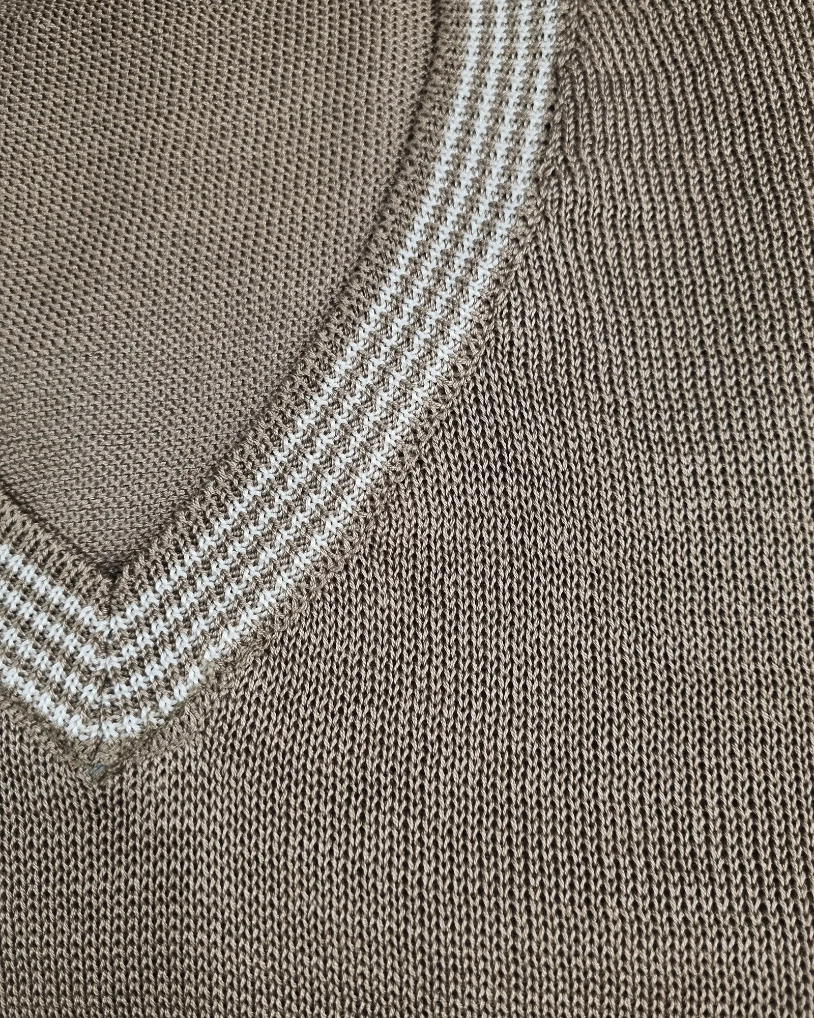 VINCENT & FRANKS S023VF SS TAUPE KNITTED V-NECK