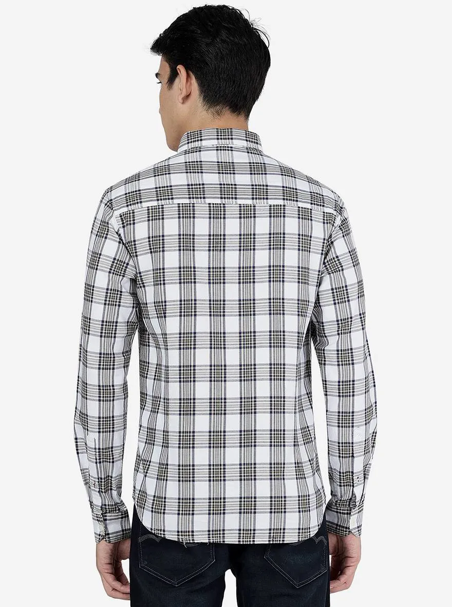 Vineyard Green Checked Slim Fit Casual Shirt | Greenfibre